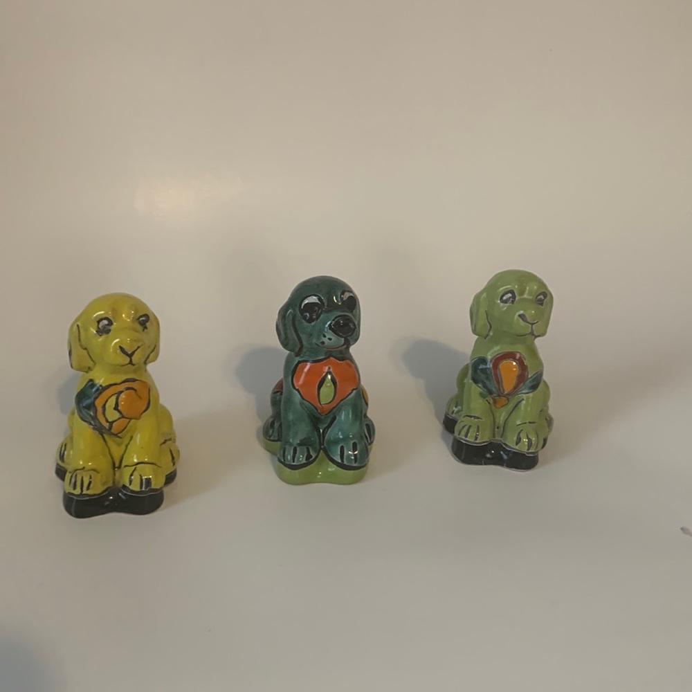New set of 3 doggies with bright colors for any accent to a room or table